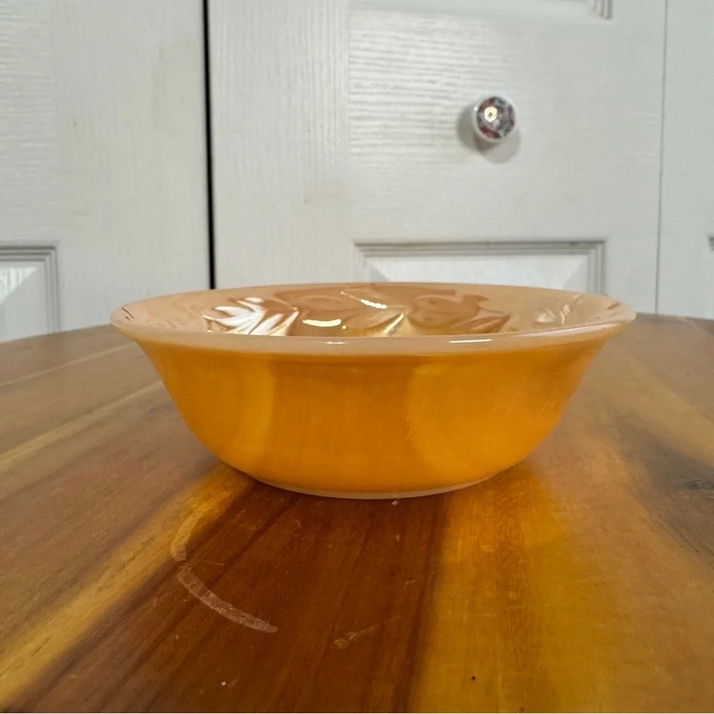 Fire King peach luster‎ Laurel bowl